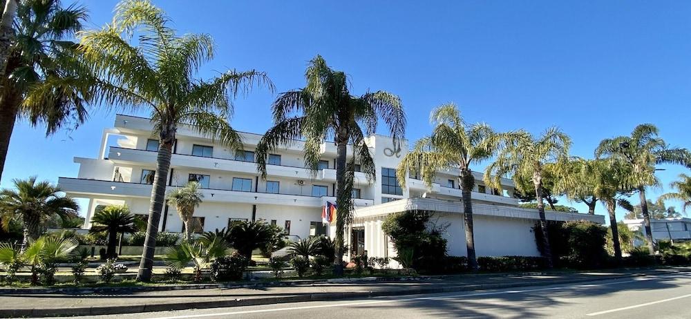 Hotel Club Clorinda Nuova Gestione 2024 เพสตุม ภายนอก รูปภาพ