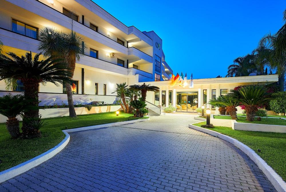 Hotel Club Clorinda Nuova Gestione 2024 เพสตุม ภายนอก รูปภาพ
