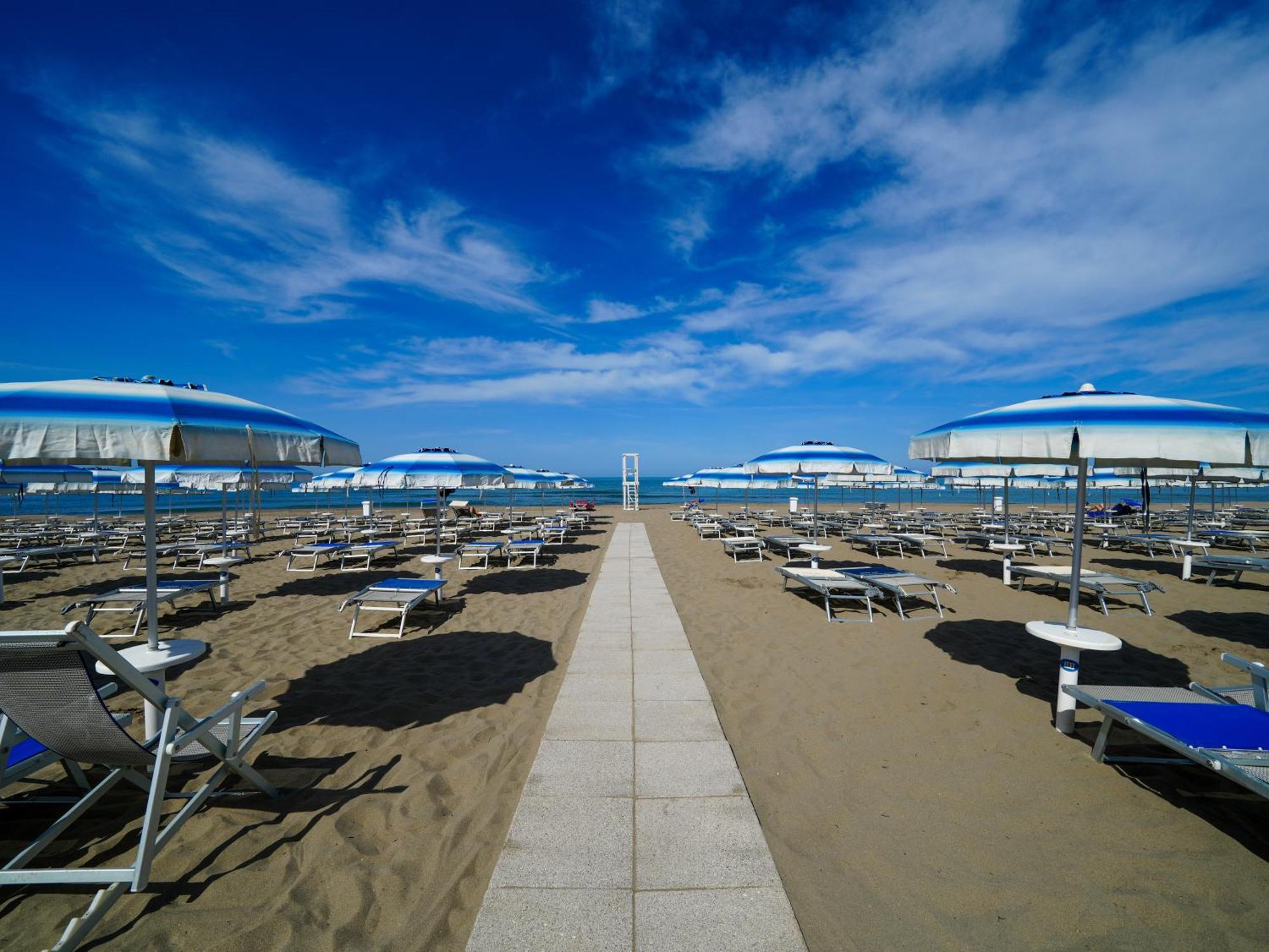 Hotel Club Clorinda Nuova Gestione 2024 เพสตุม ภายนอก รูปภาพ