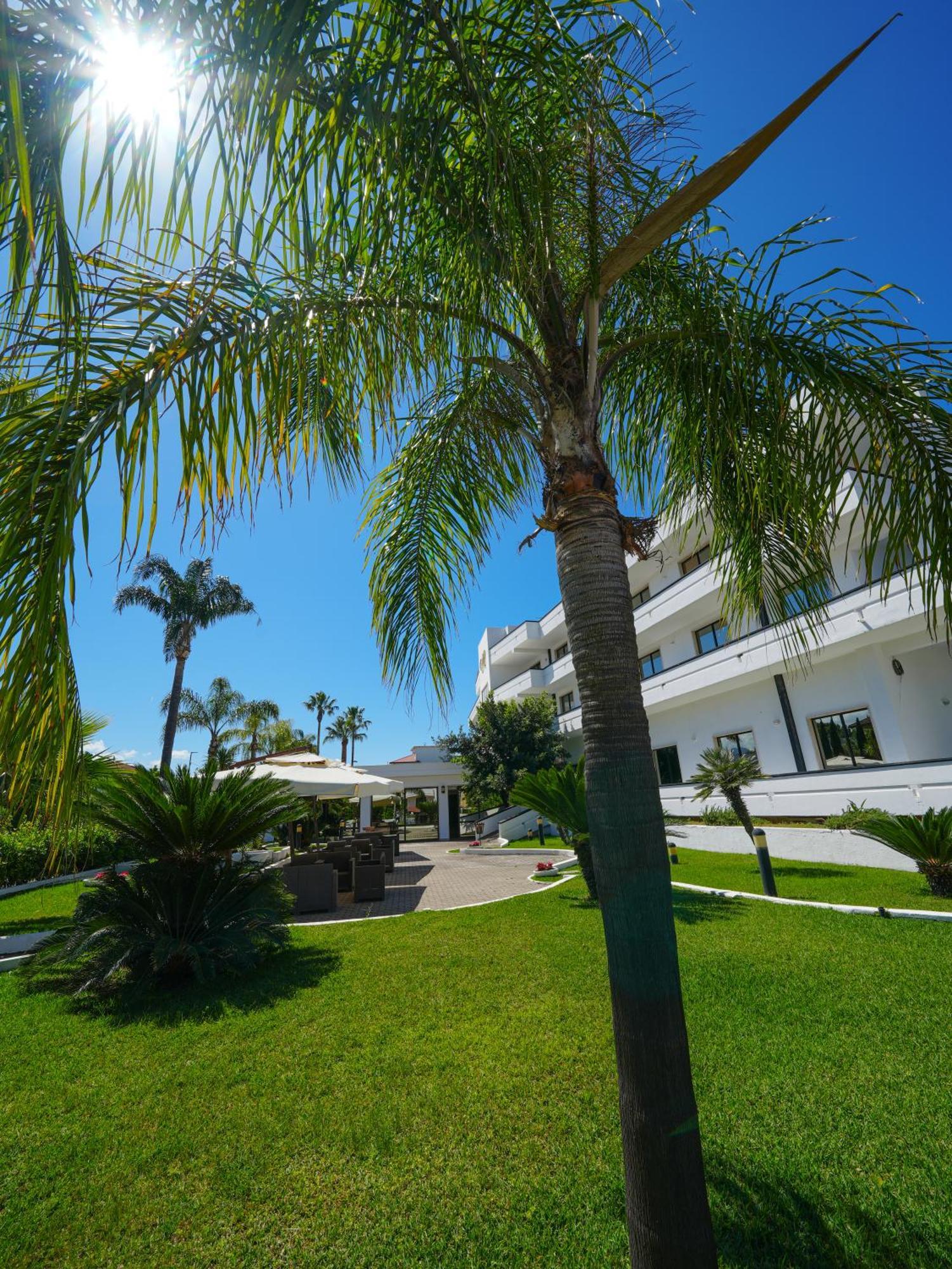 Hotel Club Clorinda Nuova Gestione 2024 เพสตุม ภายนอก รูปภาพ