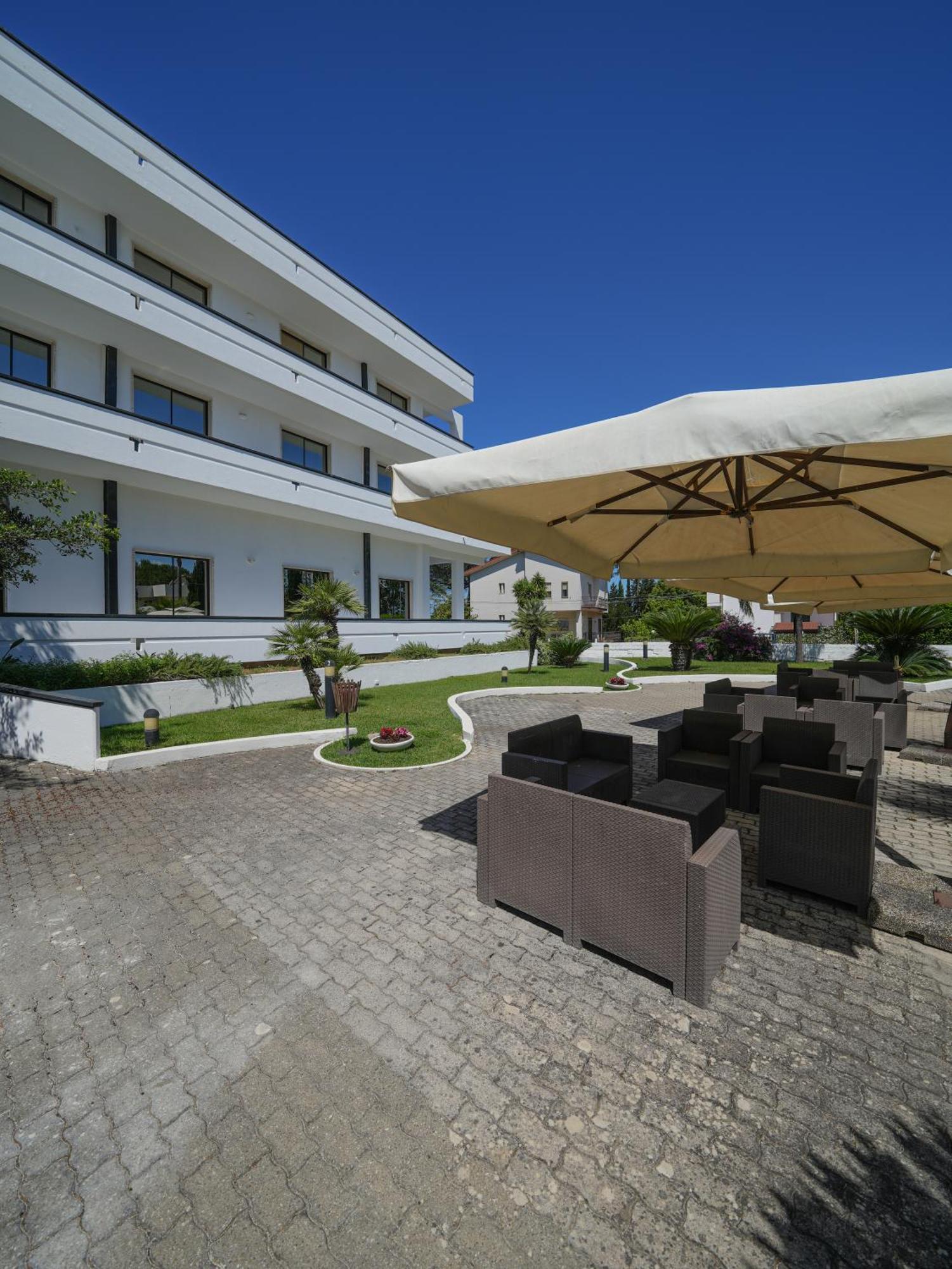 Hotel Club Clorinda Nuova Gestione 2024 เพสตุม ภายนอก รูปภาพ
