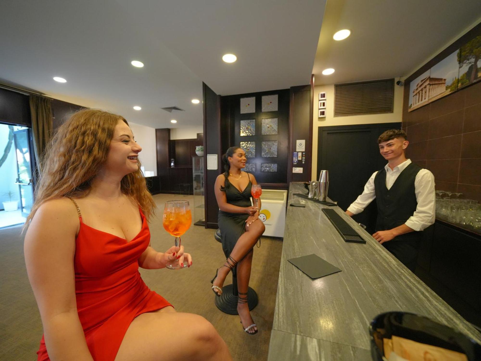 Hotel Club Clorinda Nuova Gestione 2024 เพสตุม ภายนอก รูปภาพ