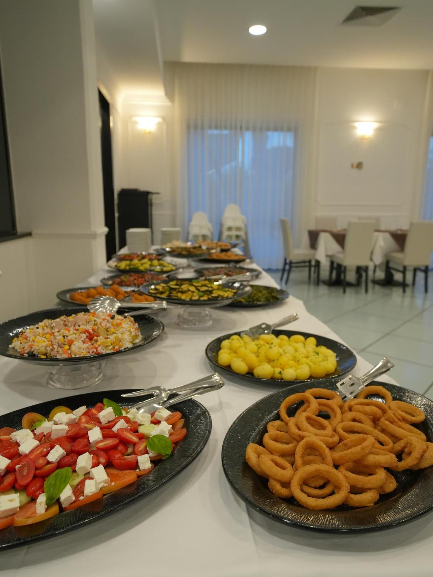 Hotel Club Clorinda Nuova Gestione 2024 เพสตุม ภายนอก รูปภาพ