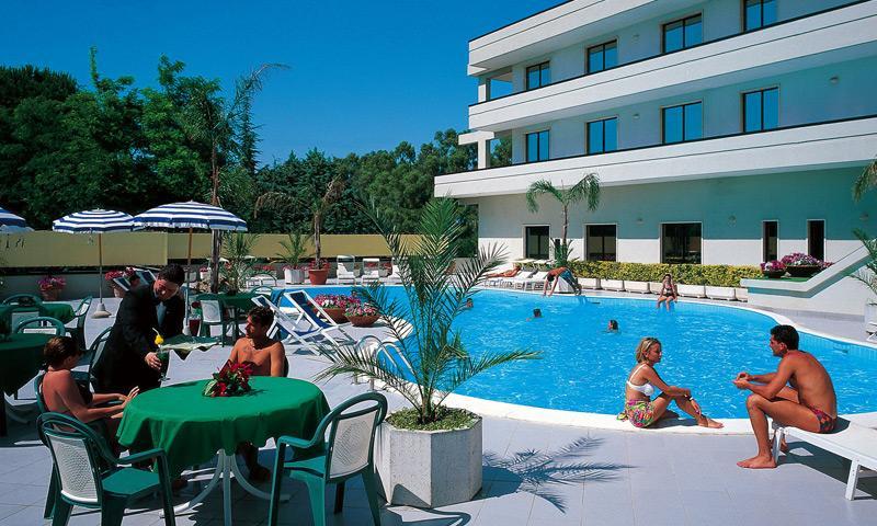 Hotel Club Clorinda Nuova Gestione 2024 เพสตุม ภายนอก รูปภาพ