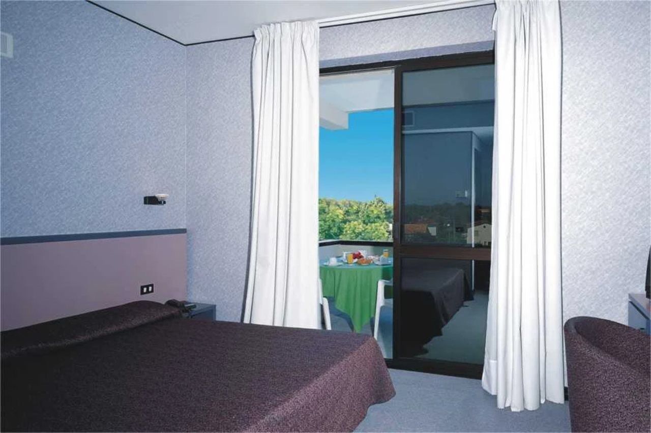 Hotel Club Clorinda Nuova Gestione 2024 เพสตุม ภายนอก รูปภาพ